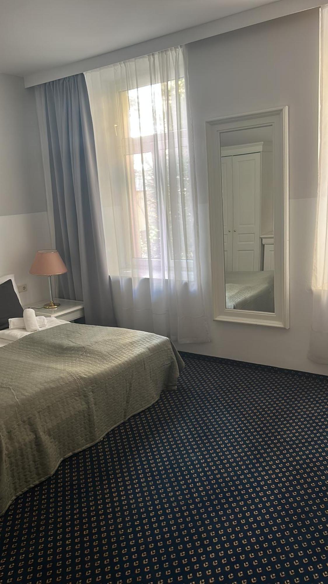 Self-Check-In Hotel Adlon فيينا المظهر الخارجي الصورة