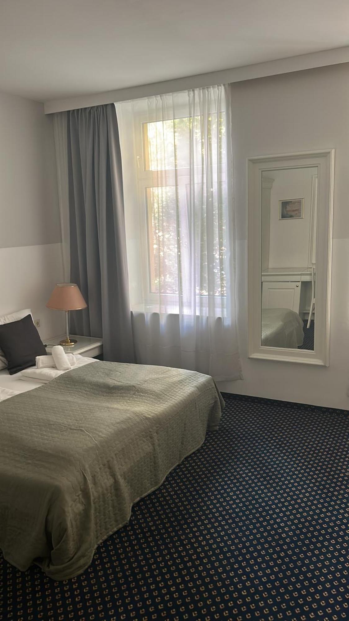 Self-Check-In Hotel Adlon فيينا المظهر الخارجي الصورة